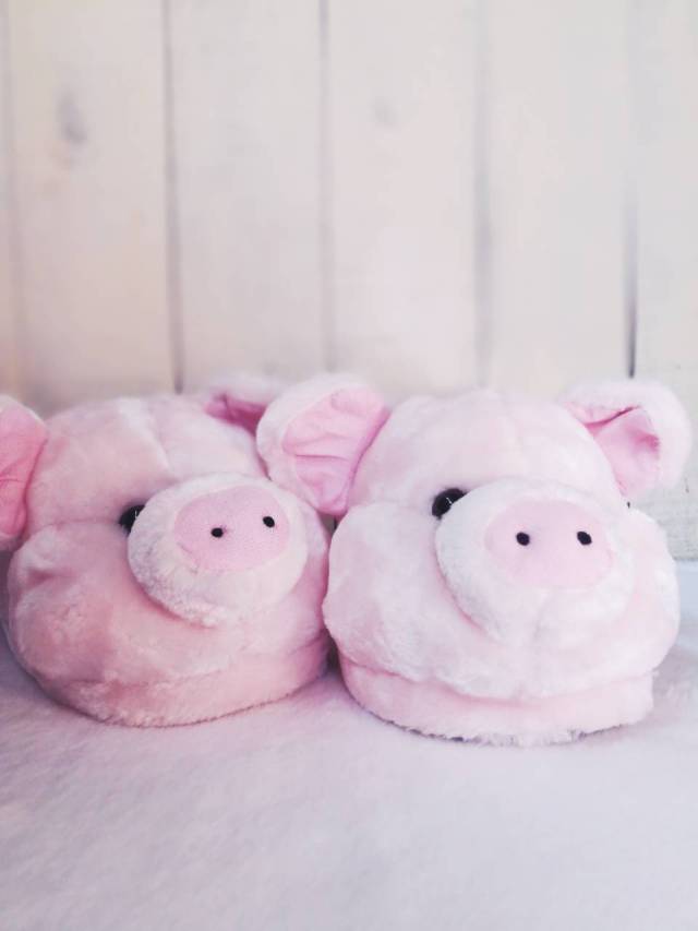 Review - Pink Pig Animal Slippers from Bunnyslippers.com